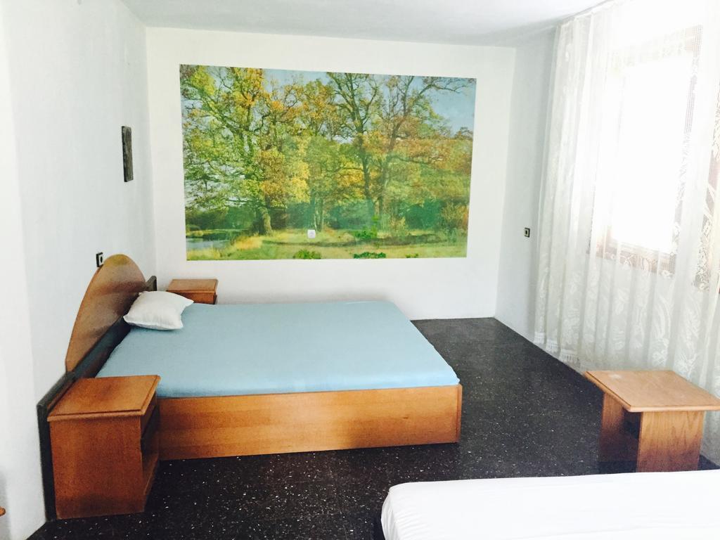 Petrovi Guest House Obzor Room photo