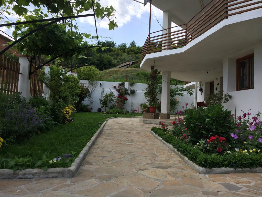 Petrovi Guest House Obzor Exterior photo