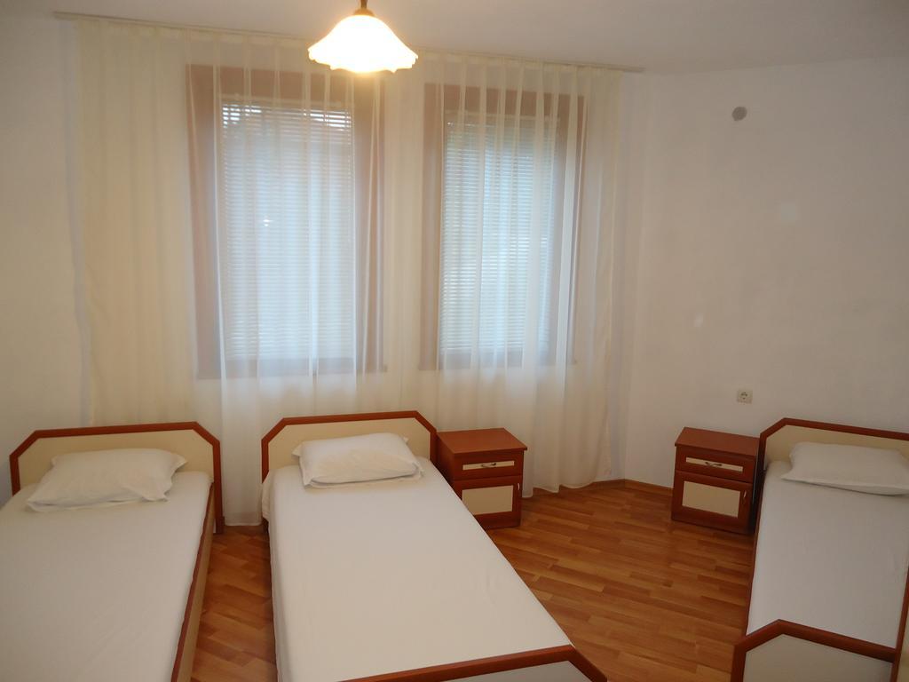Petrovi Guest House Obzor Room photo