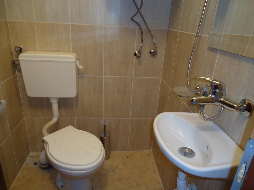 Petrovi Guest House Obzor Room photo