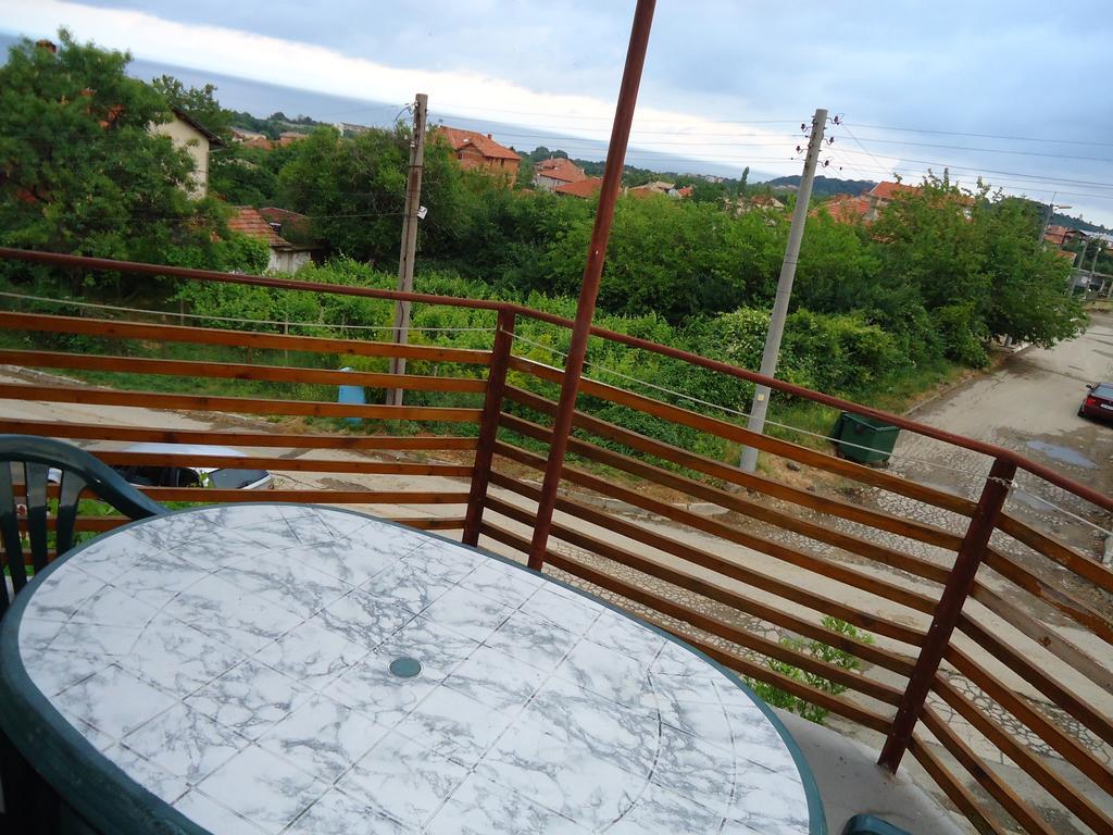 Petrovi Guest House Obzor Room photo