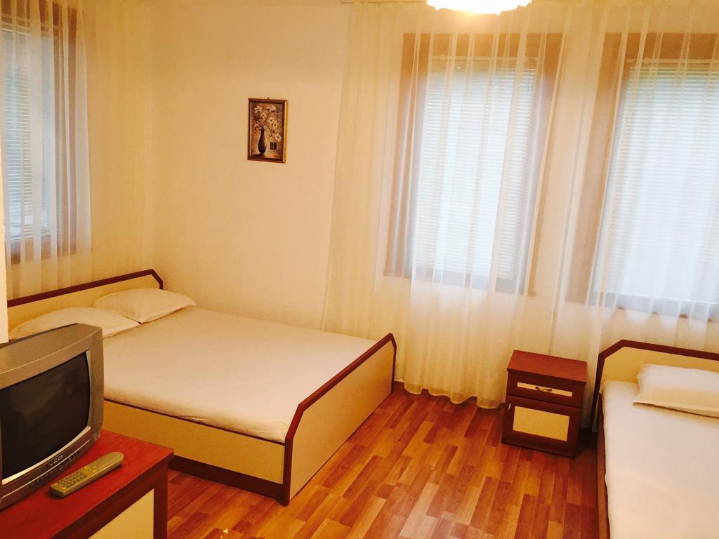 Petrovi Guest House Obzor Room photo