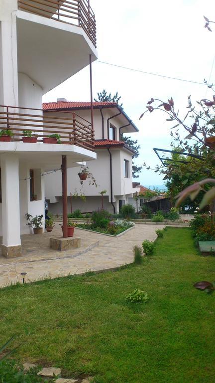 Petrovi Guest House Obzor Exterior photo